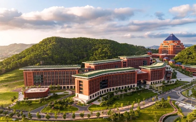 中山大學(xué)深圳校區(qū)西教學(xué)樓。學(xué)校供圖.jpg