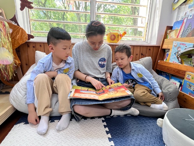 寧波奉化區(qū)第二實(shí)驗(yàn)幼兒園延時(shí)托管繪本閱讀.jpg 寧波奉化區(qū)第二實(shí)驗(yàn)幼兒園延時(shí)托管繪本閱讀.jpg