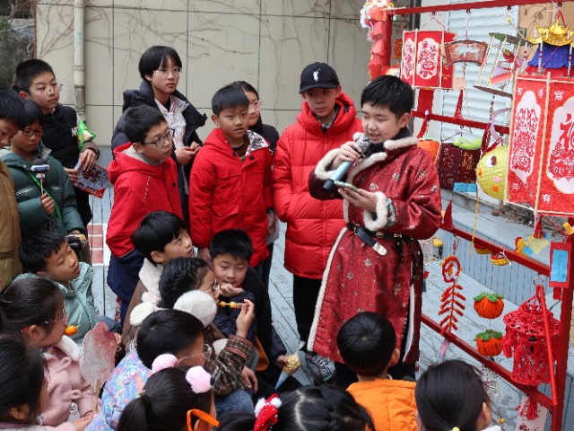 寧波寧?？h銀河小學(xué)舉行非遺特色的開學(xué)活動 學(xué)校供圖.jpg