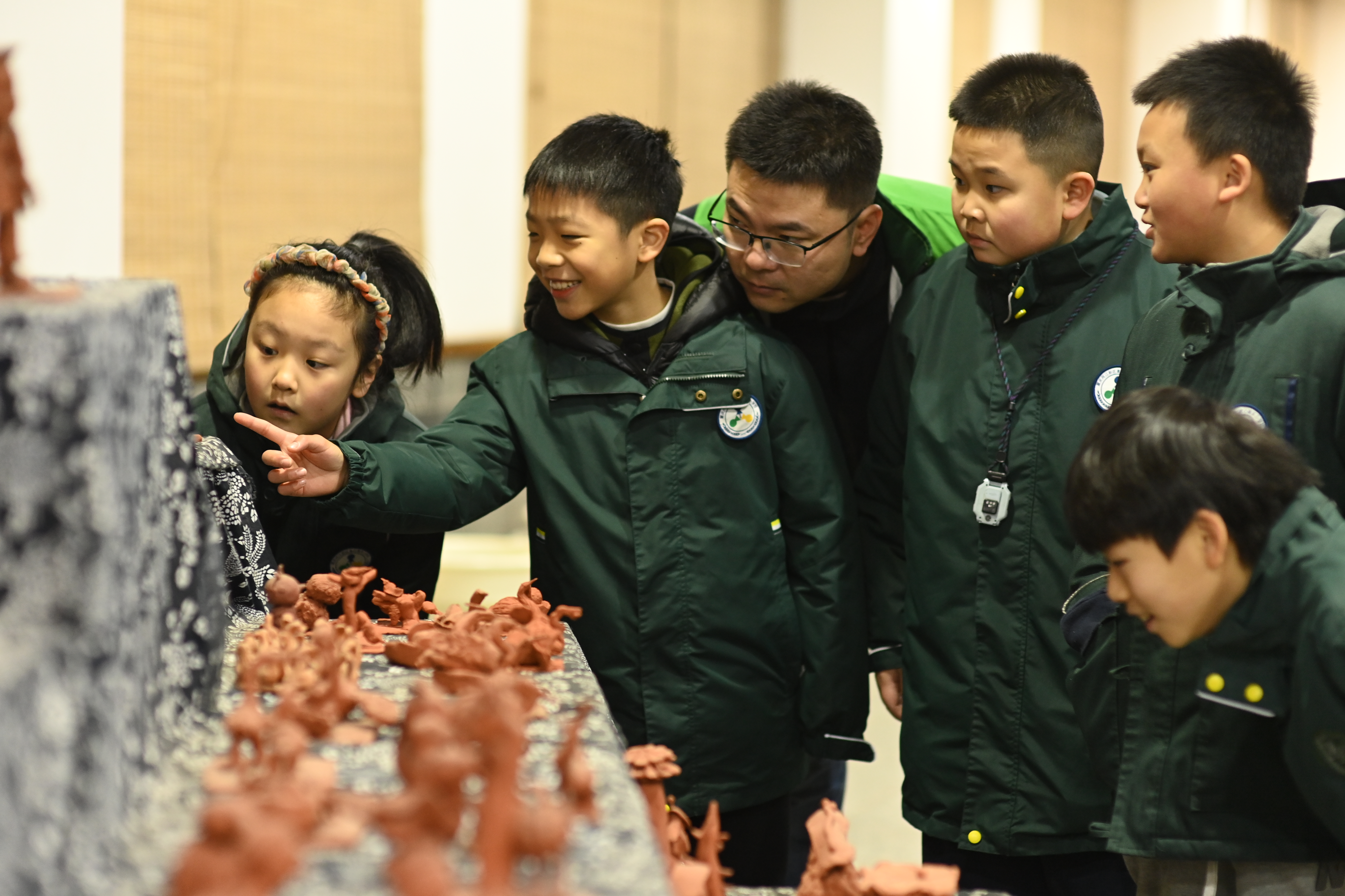 1月15日，兩江新區(qū)童心青禾小學(xué)，孩子們陶藝課場景通過網(wǎng)絡(luò)直播向全國教育工作者展示。.JPG
