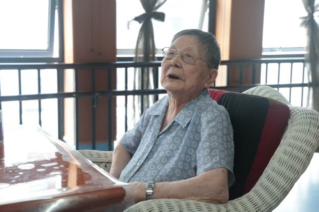 張平老師個(gè)人照片 袁嘉怡 攝.jpg